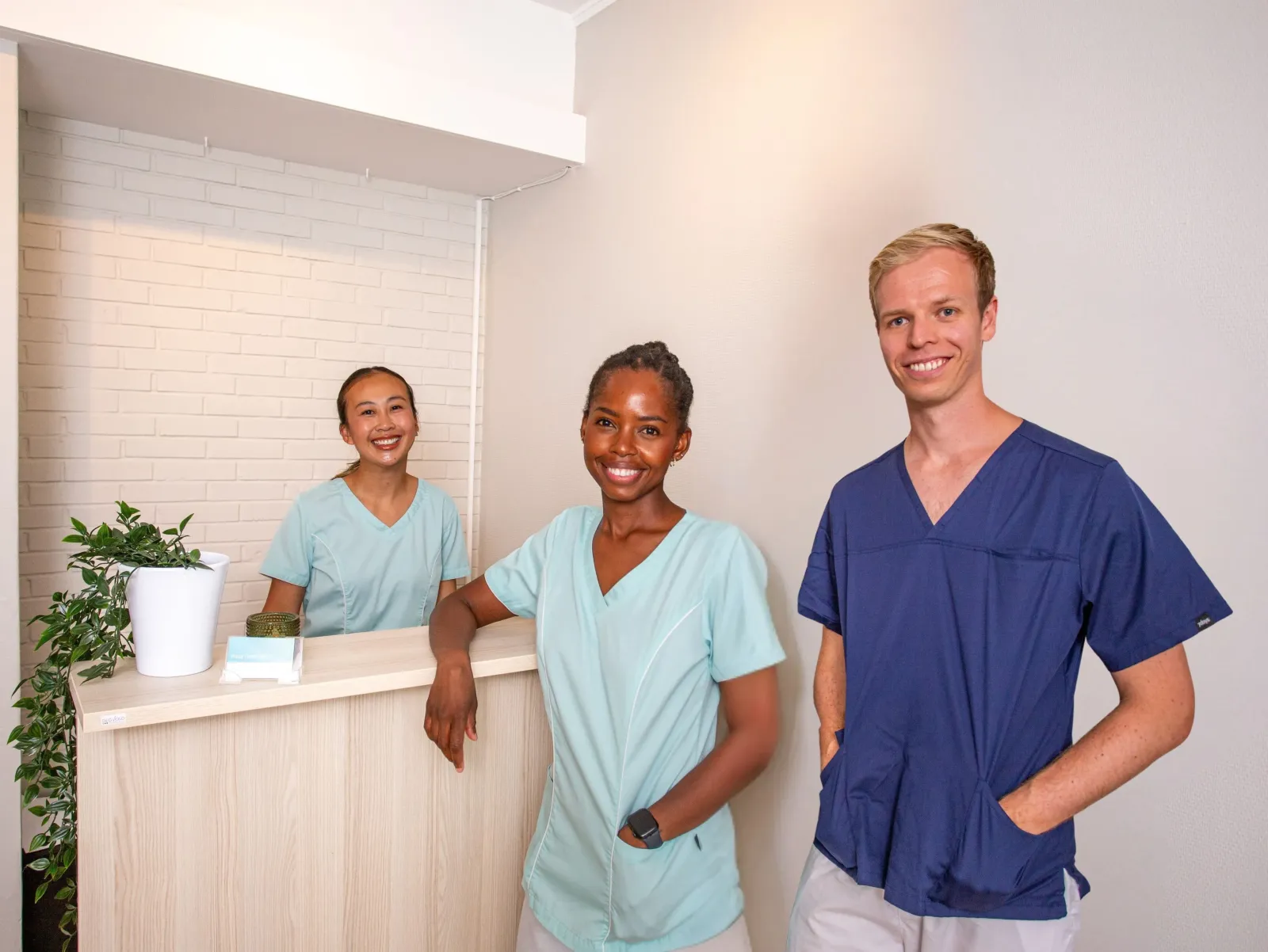Resepsjon og venteområde hos Prima Tannklinikk